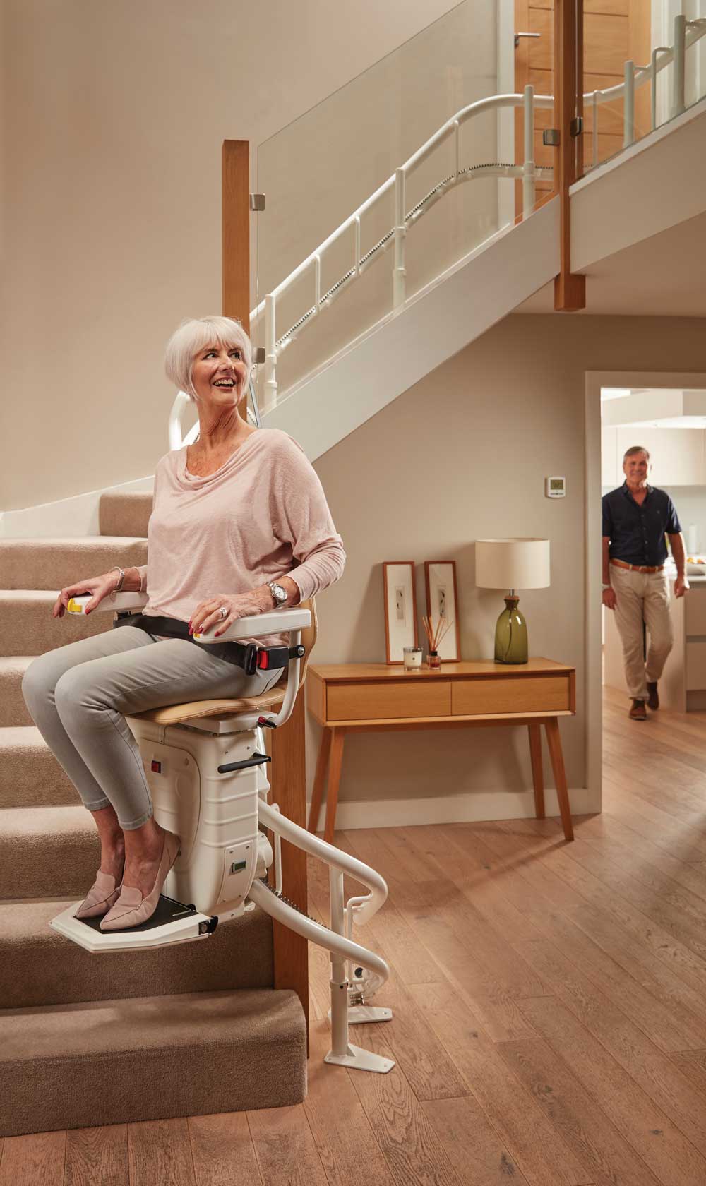 bespoke-stairlifts-infinity-curved-02-web-mobile